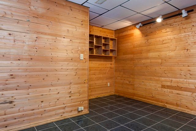 5532 S Roanoke Avenue, Springfield, MO 65810