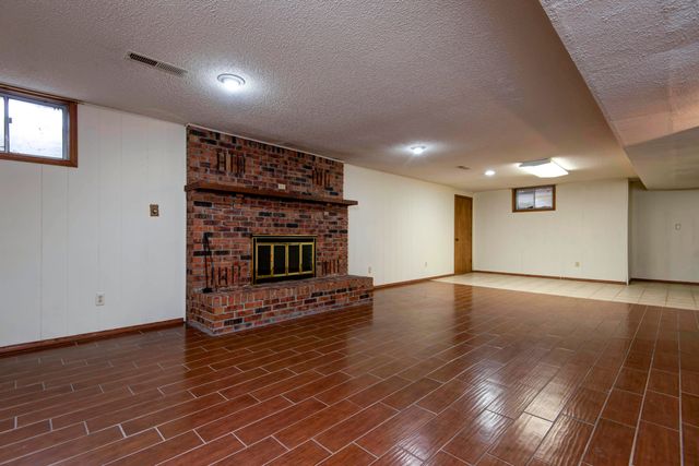 5532 S Roanoke Avenue, Springfield, MO 65810