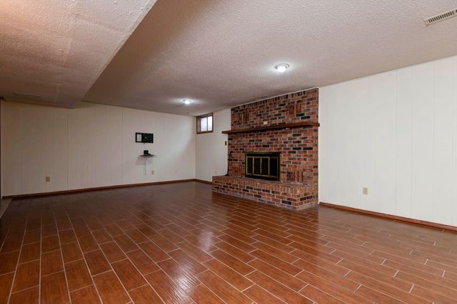 5532 S Roanoke Avenue, Springfield, MO 65810