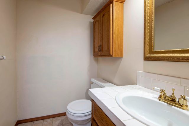 5532 S Roanoke Avenue, Springfield, MO 65810