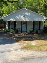905 Lakeside Dr., Georgetown, SC 29440