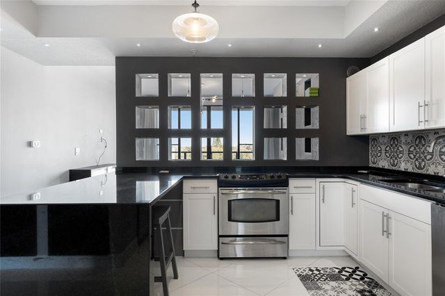 226 5TH AVENUE N 601, St Petersburg, FL 33701