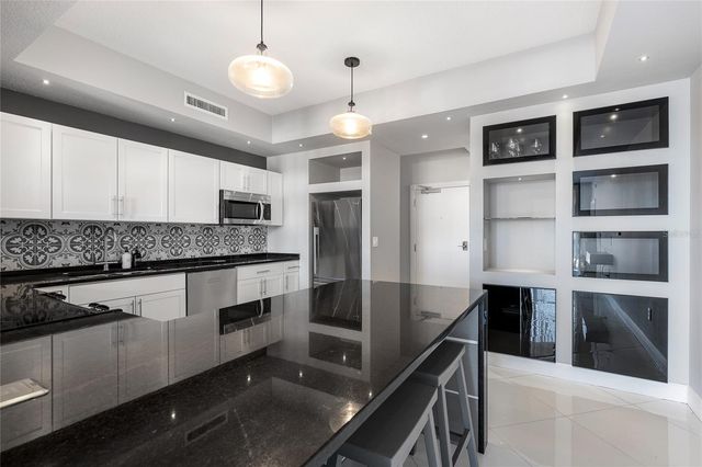 226 5TH AVENUE N 601, St Petersburg, FL 33701