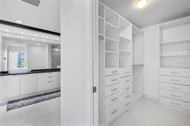 226 5TH AVENUE N 601, St Petersburg, FL 33701