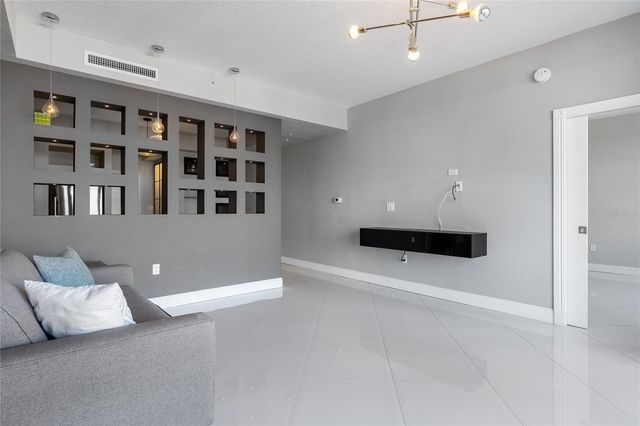 226 5TH AVENUE N 601, St Petersburg, FL 33701