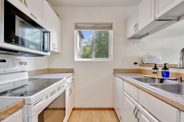 4160 Crannog Street, Anchorage, AK 99502