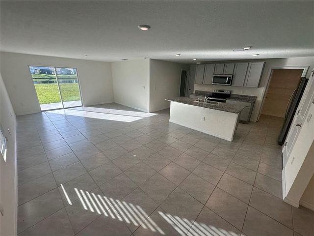 16626 MOSAIC OAR DRIVE, Wimauma, FL 33598