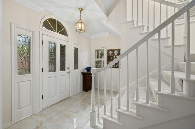 2712 Hillview Green LN, Austin, TX 78703
