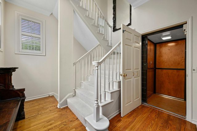 2712 Hillview Green LN, Austin, TX 78703