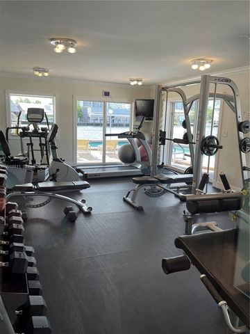 2900 NE 30th St A-7, Fort Lauderdale, FL 33306