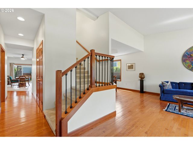 1616 Se 87TH Ave, Portland, OR 97216