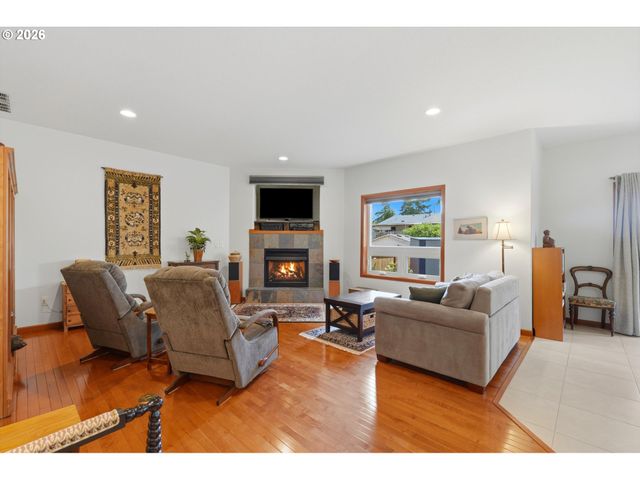 1616 Se 87TH Ave, Portland, OR 97216