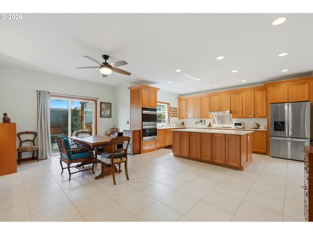 1616 Se 87TH Ave, Portland, OR 97216