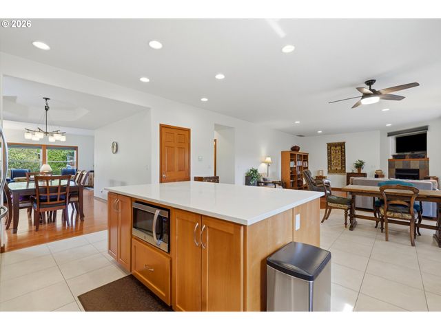1616 Se 87TH Ave, Portland, OR 97216