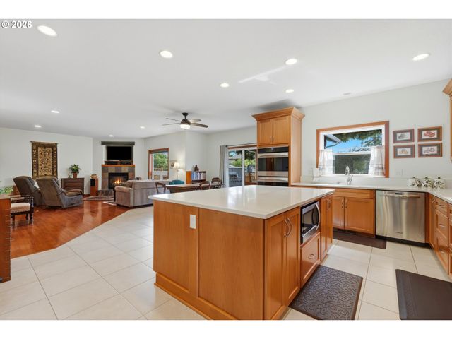 1616 Se 87TH Ave, Portland, OR 97216