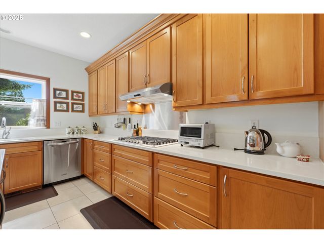 1616 Se 87TH Ave, Portland, OR 97216