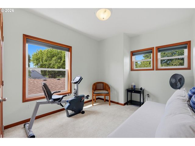 1616 Se 87TH Ave, Portland, OR 97216