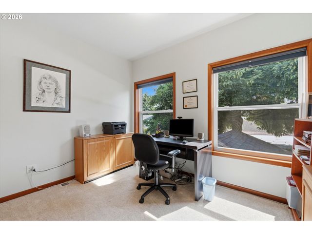 1616 Se 87TH Ave, Portland, OR 97216