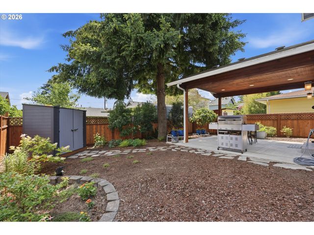 1616 Se 87TH Ave, Portland, OR 97216