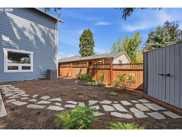1616 Se 87TH Ave, Portland, OR 97216