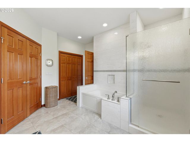 1616 Se 87TH Ave, Portland, OR 97216