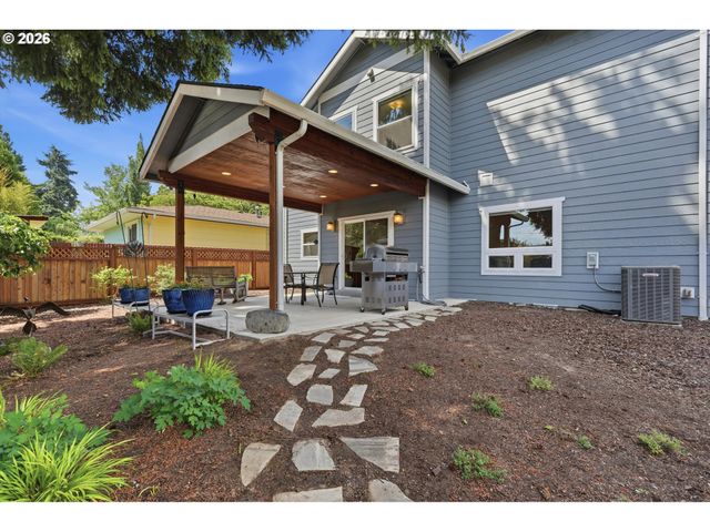 1616 Se 87TH Ave, Portland, OR 97216
