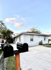 5911 Liberty Street 5913, Hollywood, FL 33021