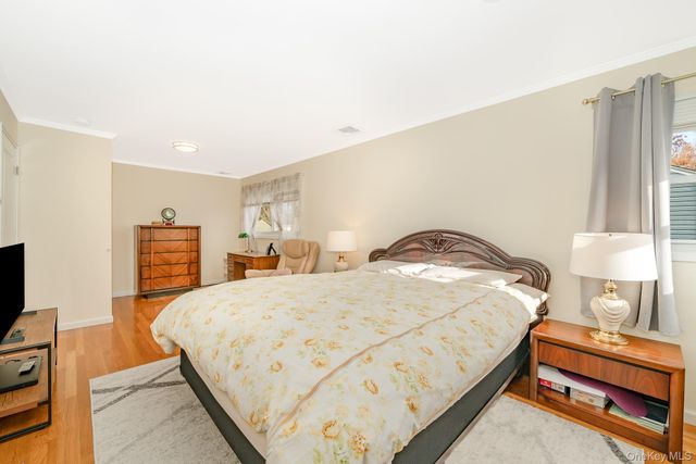 15 Chadwick Road, Syosset, NY 11791