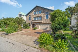 418 Bay Colony Drive, La Porte, TX 77571