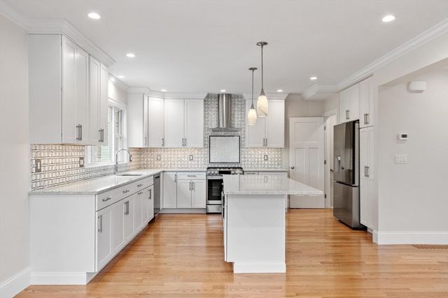 329 Warren, Waltham, MA 02453