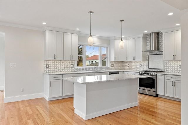 329 Warren, Waltham, MA 02453