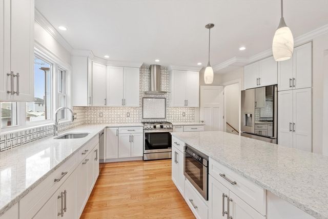 329 Warren, Waltham, MA 02453