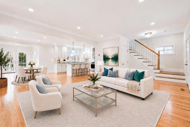 329 Warren, Waltham, MA 02453