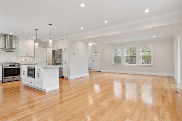 329 Warren, Waltham, MA 02453