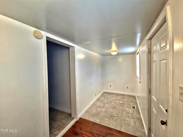1009 Riverside Avenue, Kingsport, TN 37660