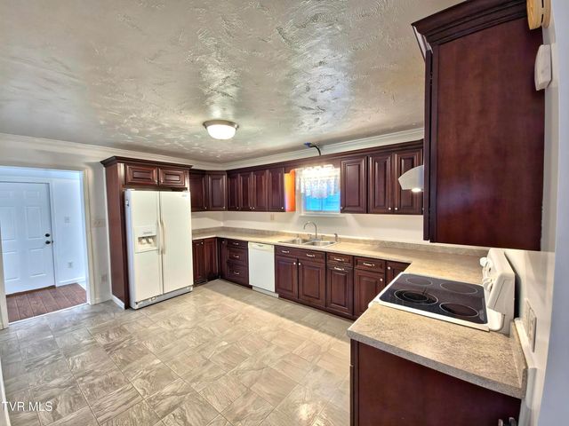 1009 Riverside Avenue, Kingsport, TN 37660