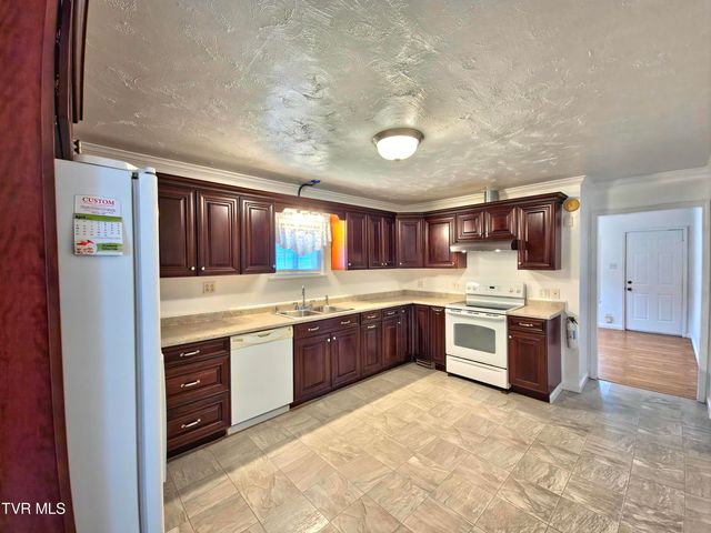 1009 Riverside Avenue, Kingsport, TN 37660