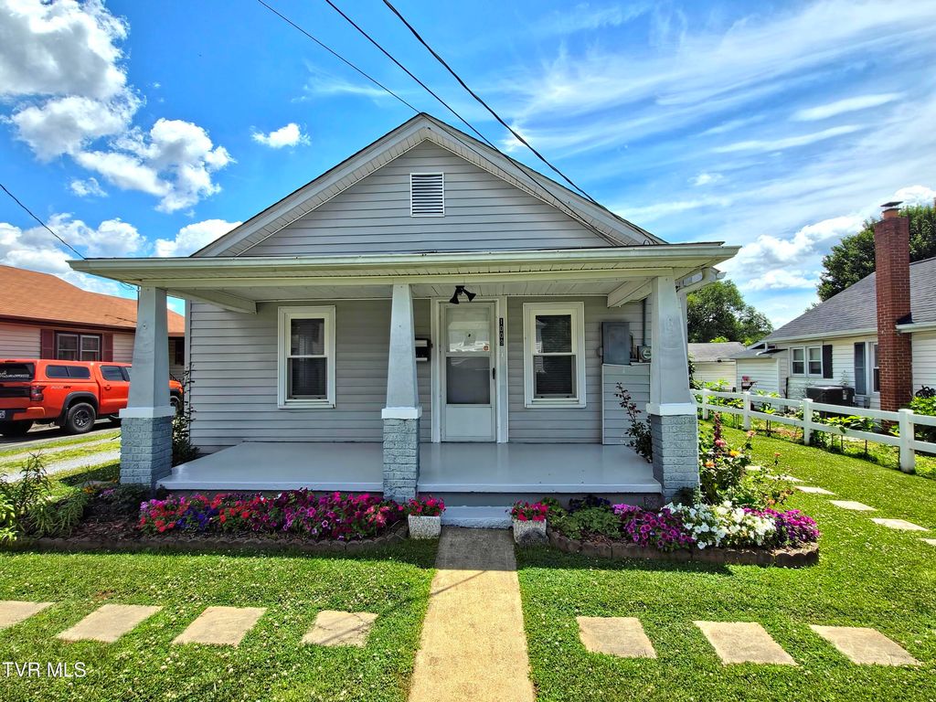 1009 Riverside Avenue, Kingsport, TN 37660