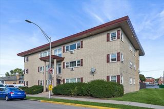 5011 Saint Charles Road 301, Bellwood, IL 60104