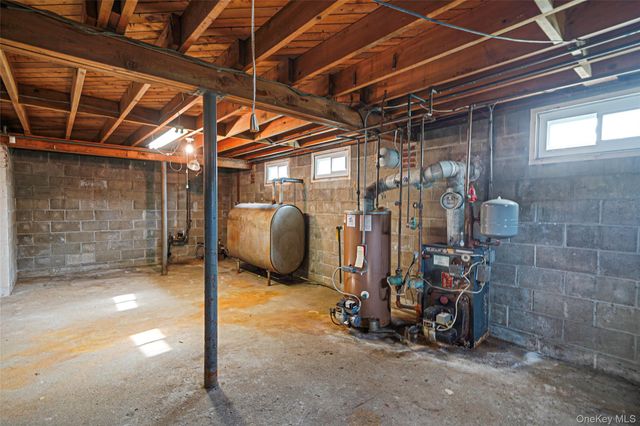 75 Barnum Street, West Babylon, NY 11704