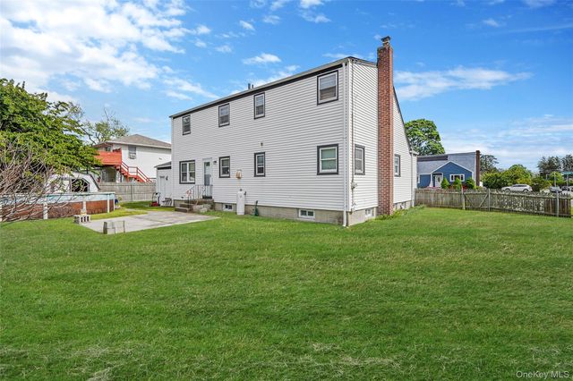 75 Barnum Street, West Babylon, NY 11704