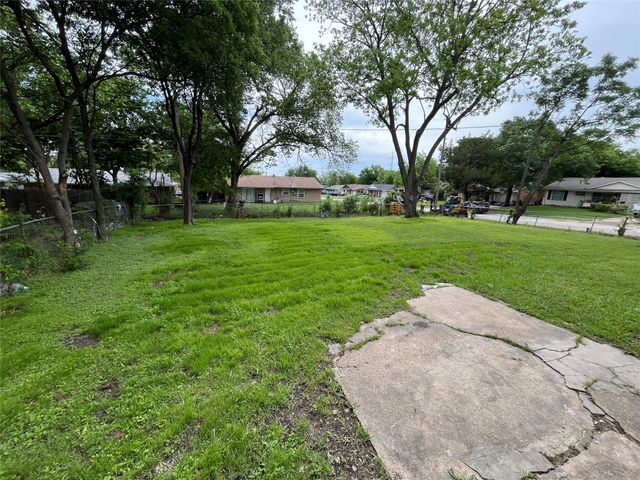 405 Highcrest Drive, Dallas, TX 75232