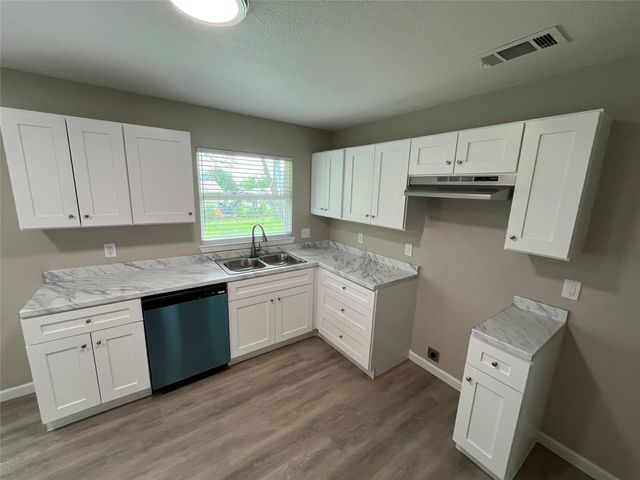 405 Highcrest Drive, Dallas, TX 75232