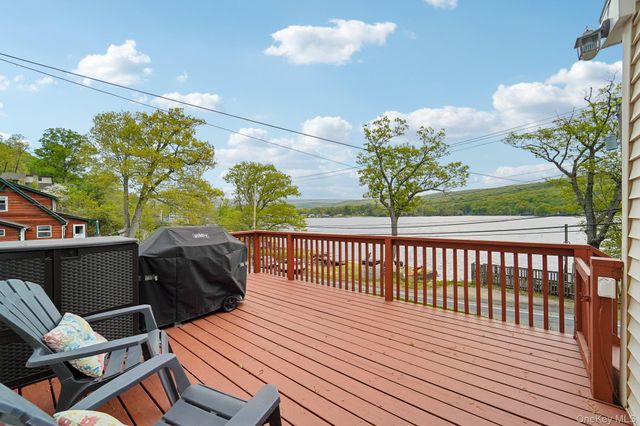 1 Brook Court, Greenwood Lake, NY 10925