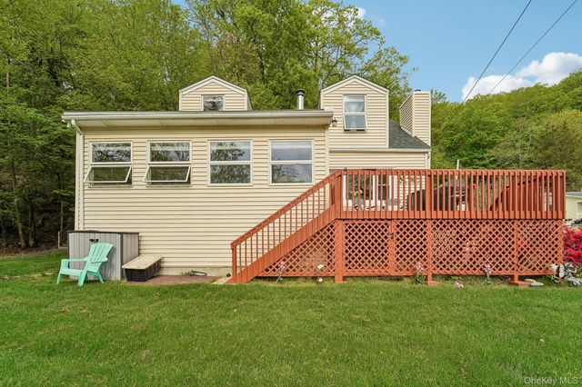 1 Brook Court, Greenwood Lake, NY 10925