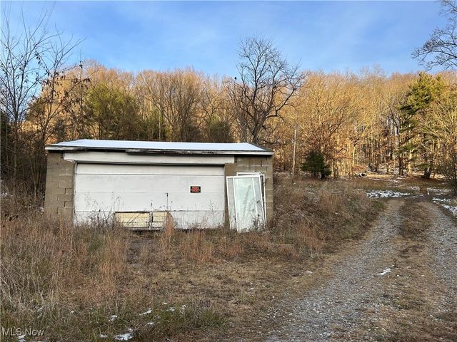 2575 Joyce Hill Road SW, New Philadelphia, OH 44663