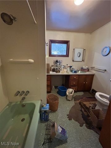 2575 Joyce Hill Road SW, New Philadelphia, OH 44663