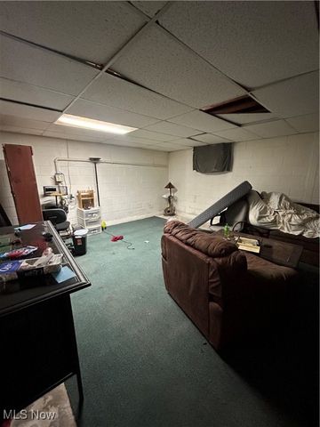 2575 Joyce Hill Road SW, New Philadelphia, OH 44663