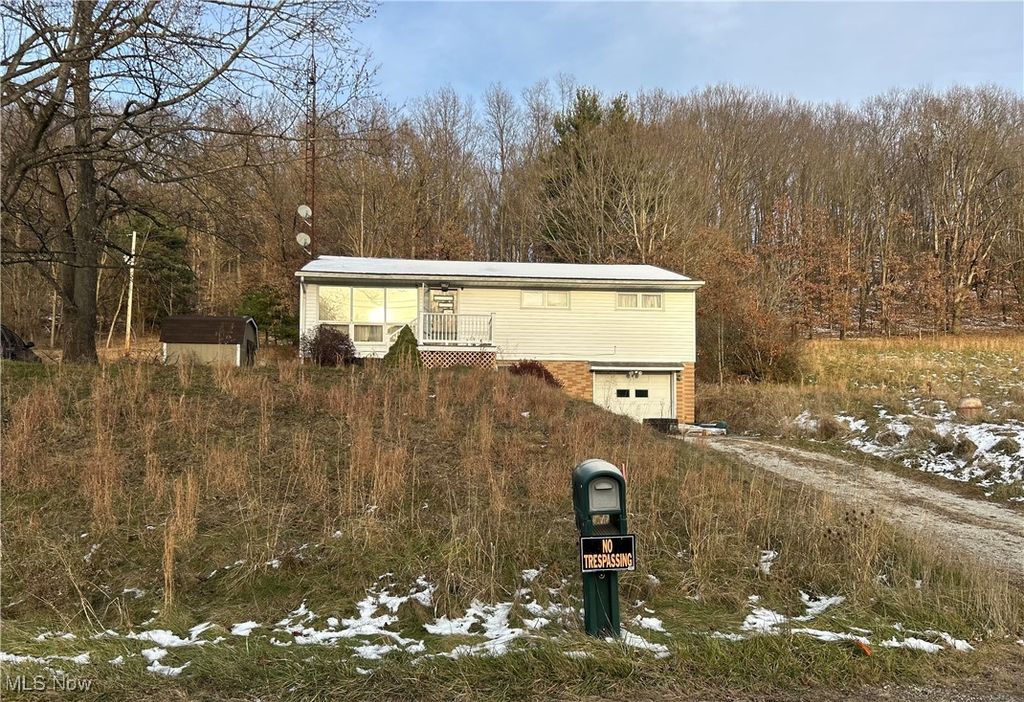 2575 Joyce Hill Road SW, New Philadelphia, OH 44663