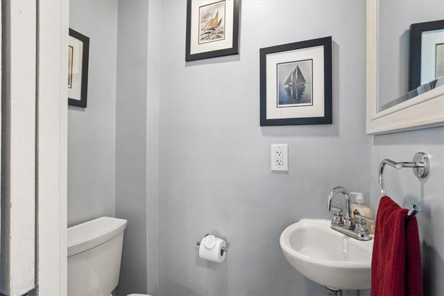 14 Lucas Avenue, Newport, RI 02840